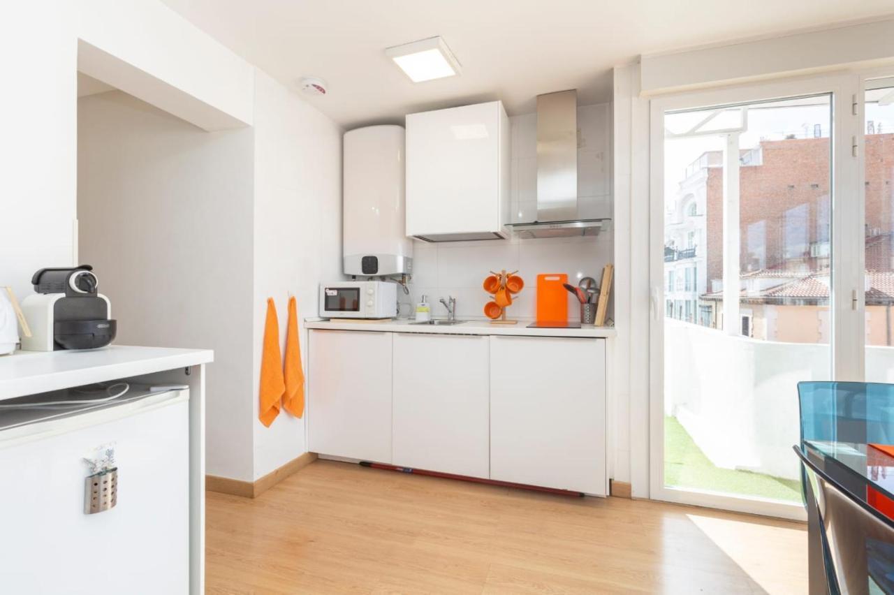 Apartamento Atico Las Letras - Alojamiento De Temporada Madrid Exteriör bild