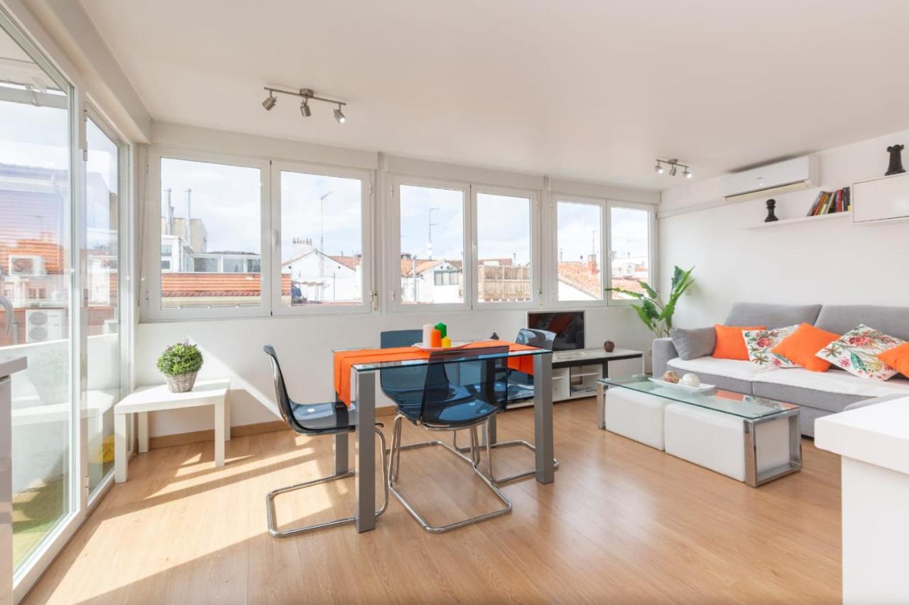 Apartamento Atico Las Letras - Alojamiento De Temporada Madrid Exteriör bild